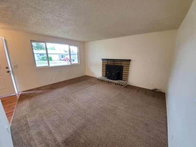 Foto del edificio - 3 Bedroom Home In Springfield!