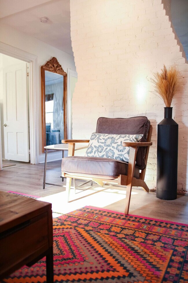 Foto del edificio - 136 Main St