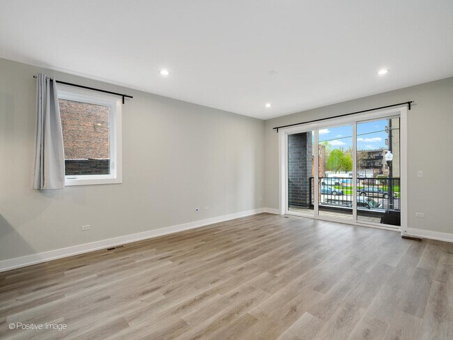 Foto del edificio - 3956 S Indiana Ave