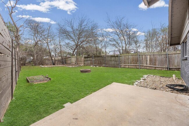 Foto del edificio - 11301 Oakwood Dr