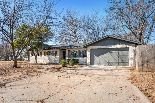 Building Photo - 2620 Acacia Ct