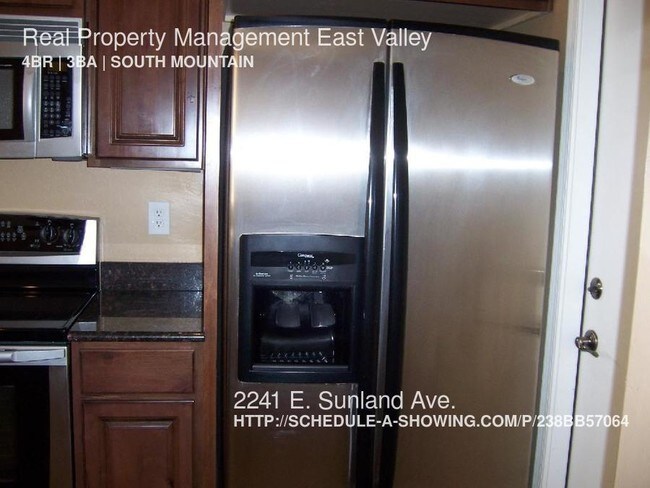 Building Photo - 2241 E Sunland Ave