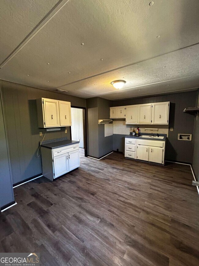 Foto del edificio - 2891 Village Green Dr