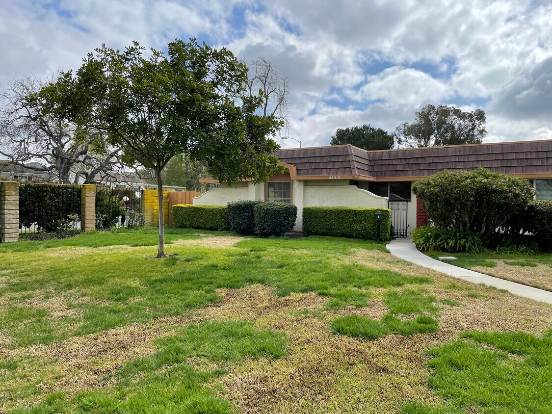 Foto principal - 4150 Lake Harbor Ln