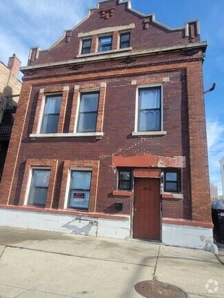 Building Photo - 2611 S Troy St