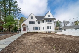 Building Photo - 653 Chestnut St