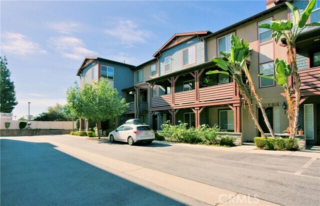 Primary Photo - 709 S Azusa Ave