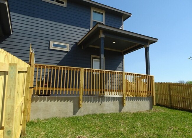 Foto del edificio - 6407 Marcel Wy