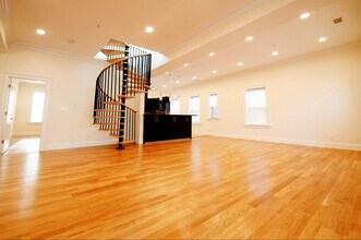 Building Photo - 78 Browne St