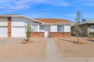 Building Photo - 6825 N 81st Ln