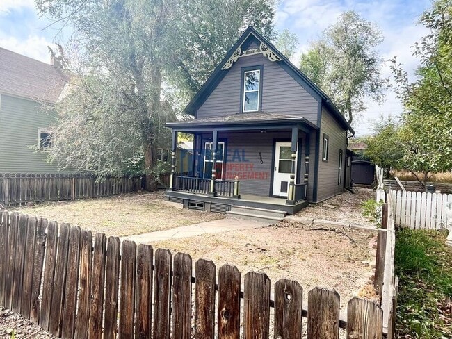 Building Photo - 820 N Spruce St