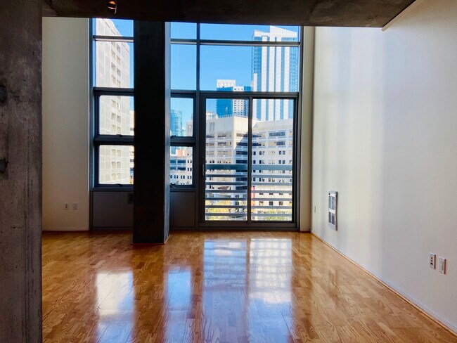 Building Photo - 77 Dow Pl