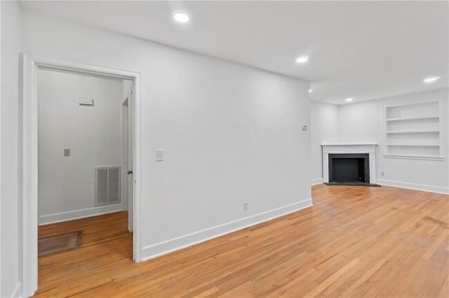 Foto del edificio - 1340 Cumberland Dr