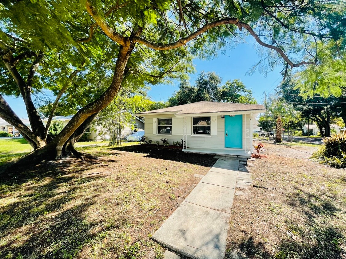 5020 18th Ave S, Gulfport, FL 33707 House Rental in Gulfport, FL