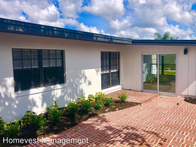 Building Photo - 3 br, 2 bath House - 1404 Pinehurst Place