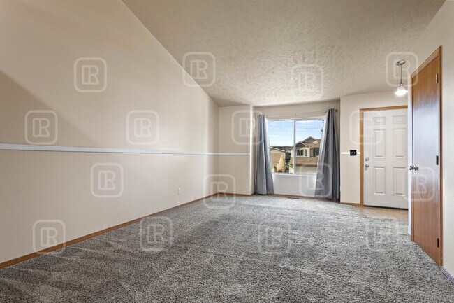 Foto del edificio - 1526 N Coach Dr