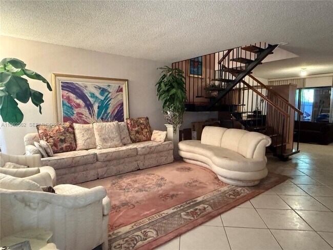 Foto del edificio - 6500 Kendale Lakes Dr