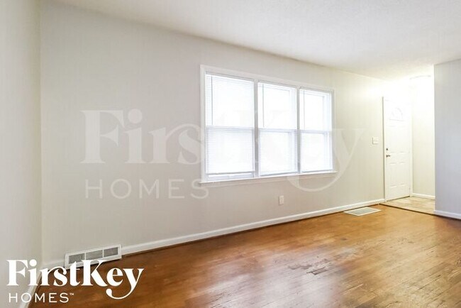 Foto del edificio - 10110 Hillcrest Rd