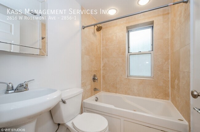 Building Photo - Gorgeous 2bed with In Unit W/D - Stainless...