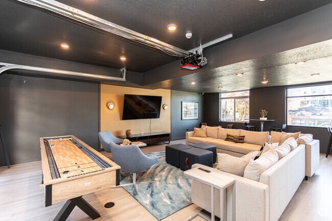 Group Room - Crossing at 9th