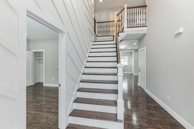 Building Photo - 20 Greylock Ave