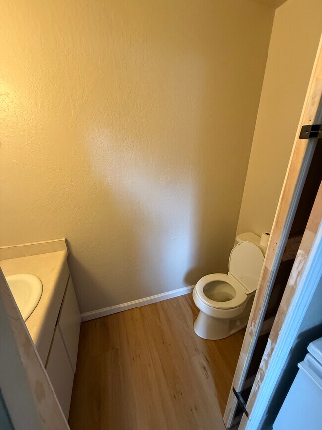 Foto del edificio - 626 W 2nd Ave