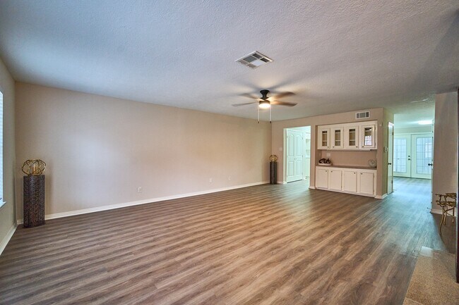 Foto del edificio - 10818 Briar Forest Dr