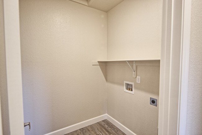 Foto del edificio - 594 Grey Eagle Ln