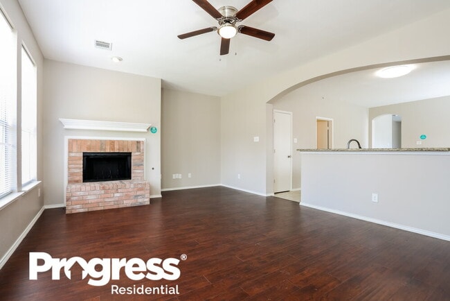 Foto del edificio - 4405 Crystal Ln