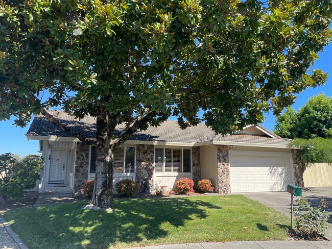 Building Photo - Rohnert Park Home Backs to Open Space!