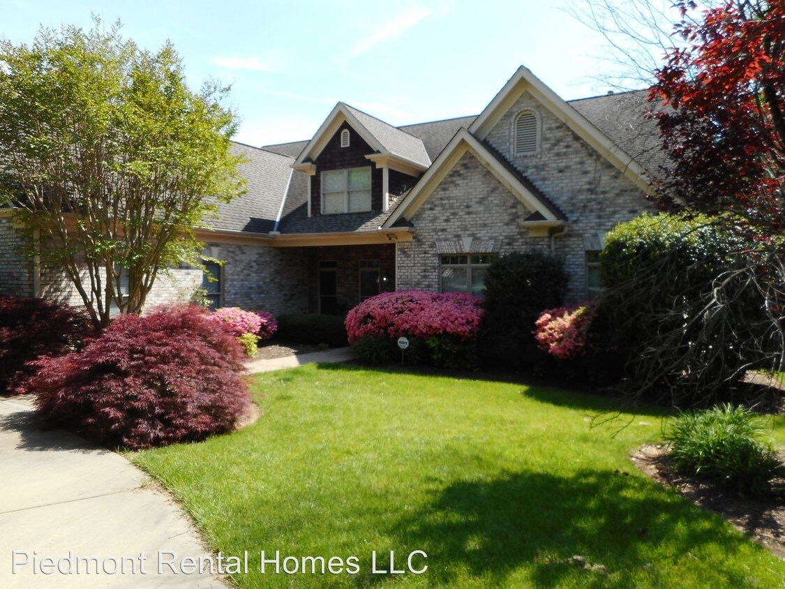 Foto principal - 3003 Starmount Farms Dr