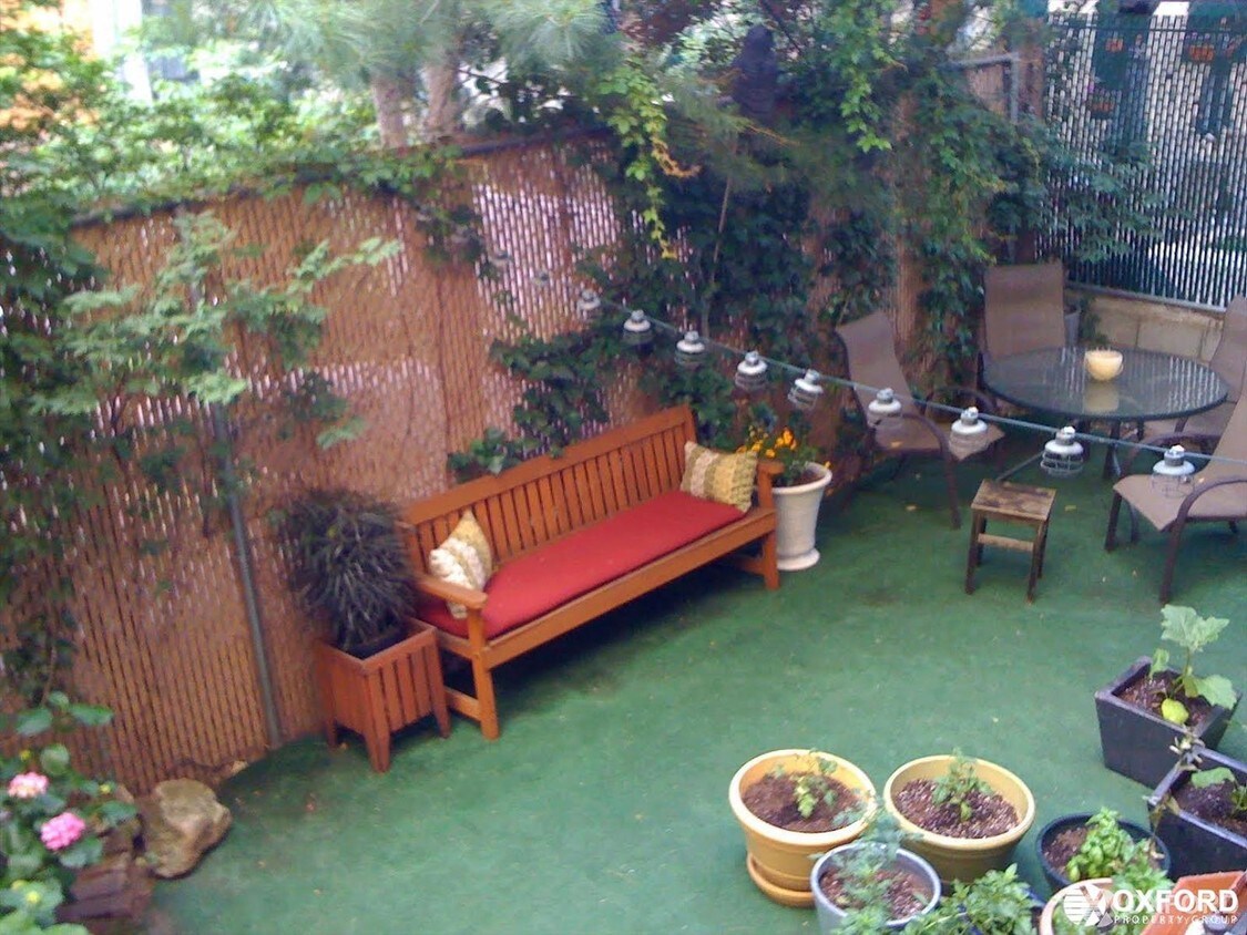 Primary Photo - 456 West 47th Street