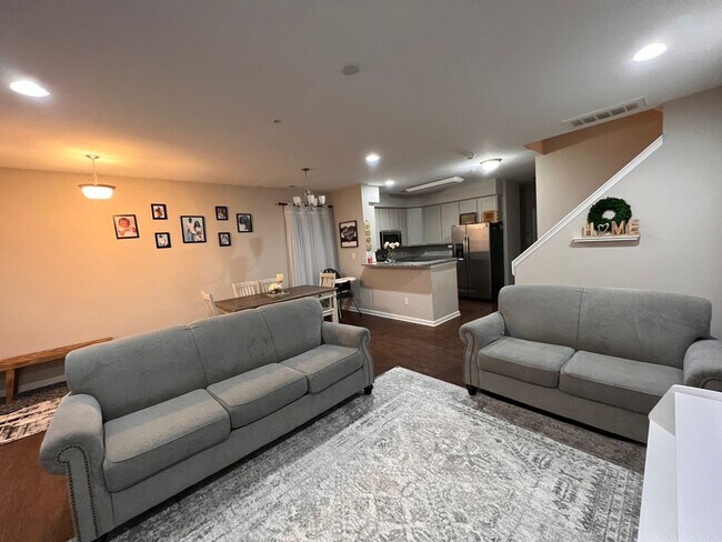 Foto del edificio - 601 Freeman Dr