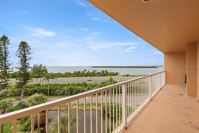 Building Photo - 7430 Sunshine Skyway Ln S