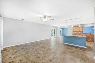 Building Photo - ANNUAL RENTAL: 3-Bedroom Waterfront Home w...