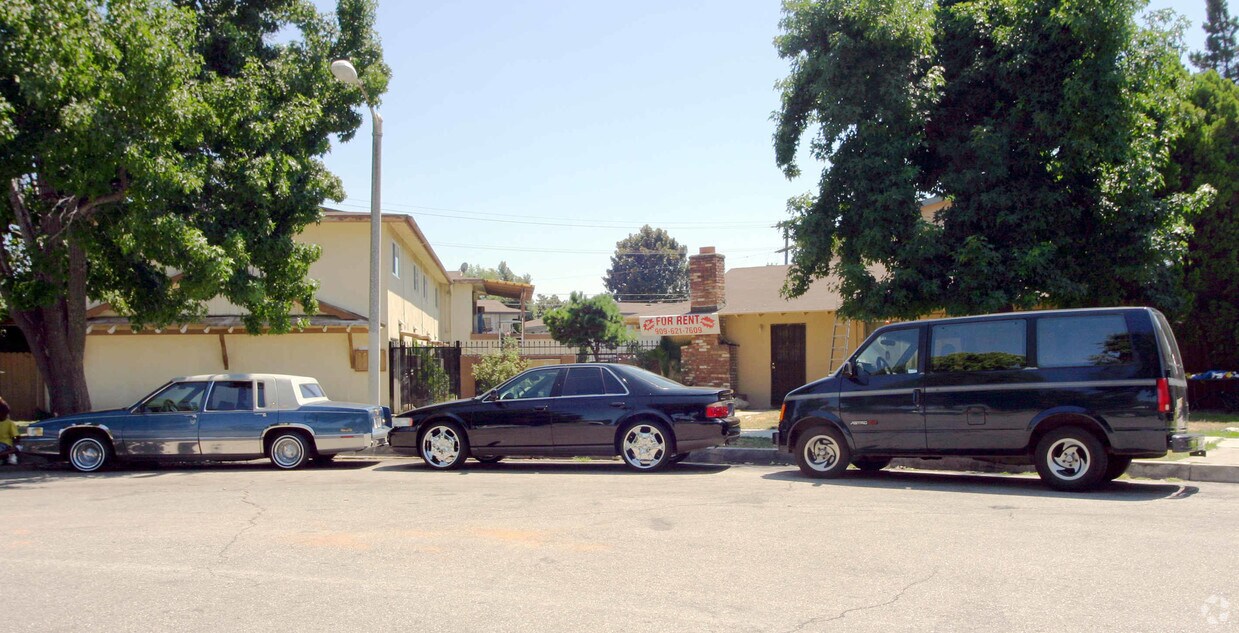 Foto del edificio - 729 N Palmetto Ave