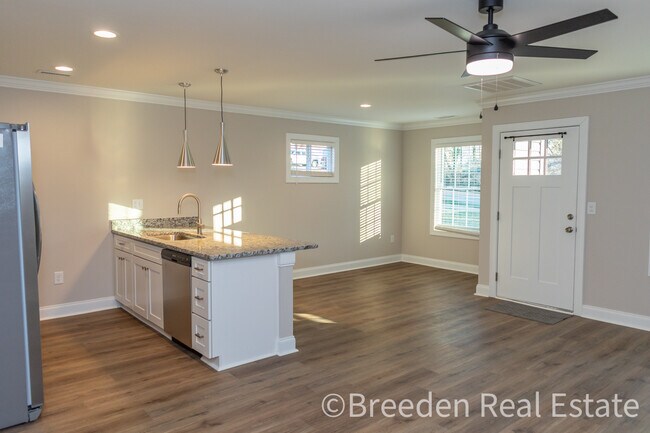 Foto del edificio - 808 5th Ave SW