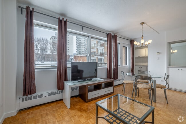1BR, 1BA - 477SF - Living Room - Milton Parc