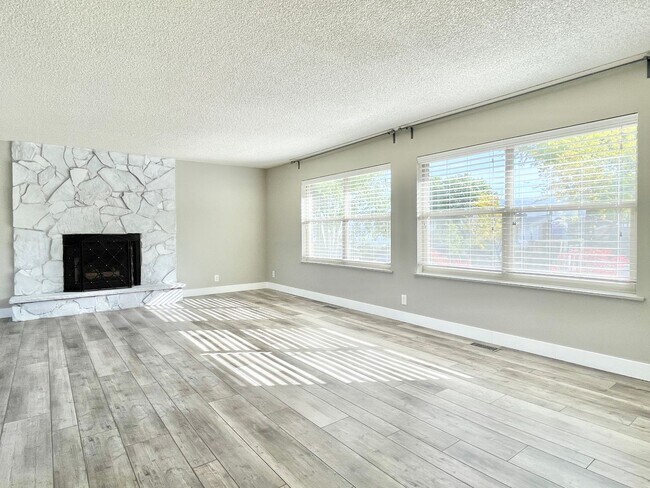 Photo - Gorgeous Home with Stunning Views!