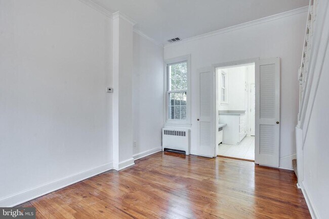 Building Photo - 1347 28th St NW