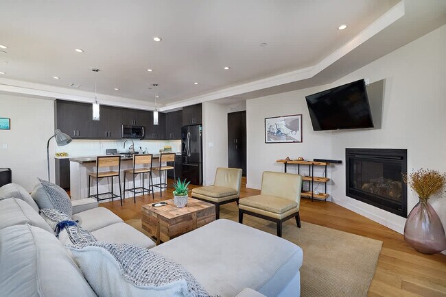 Foto del edificio - 2310 Edinburg Ave