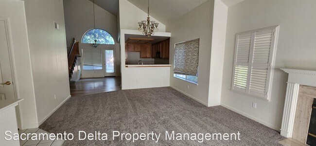 Building Photo - 3 br, 3 bath House - 2837 Toronja Way