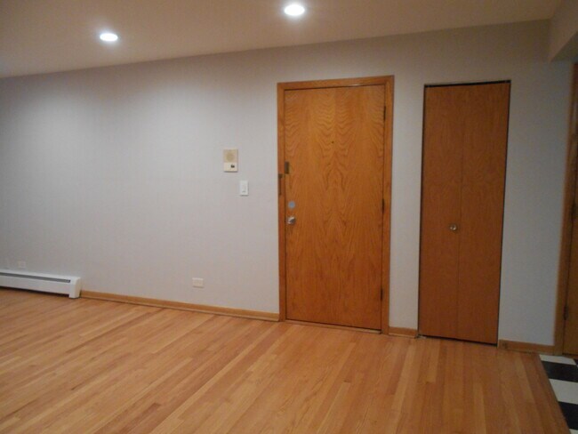 Foto del edificio - 6826 N Northwest Hwy