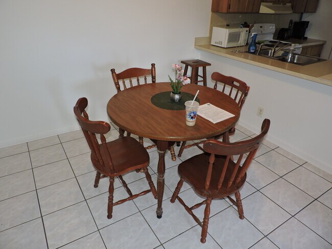 Foto del edificio - 3402 Gardens East Dr