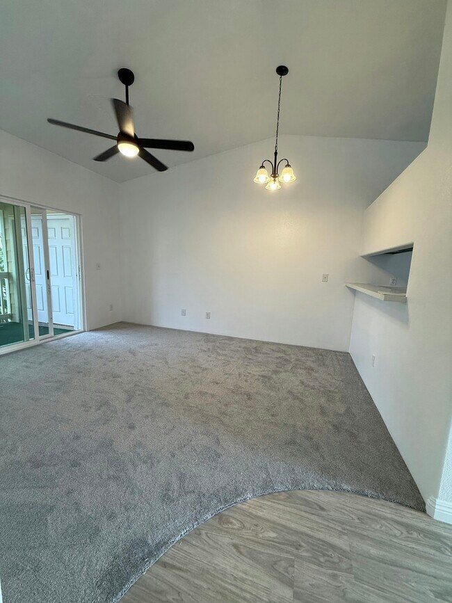 Building Photo - 94-510 Lumiaina Street D203