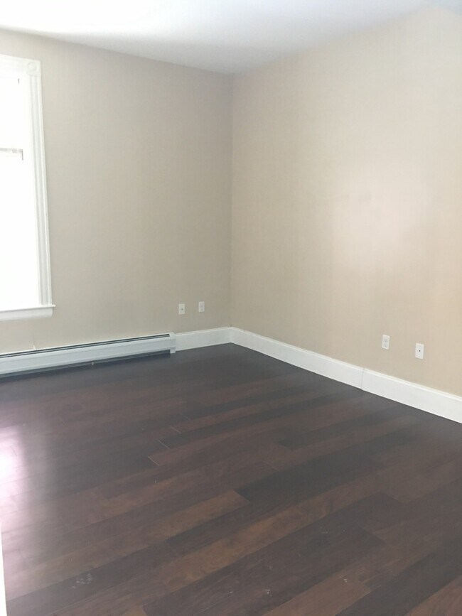 Sala de estar - 3 S Main St