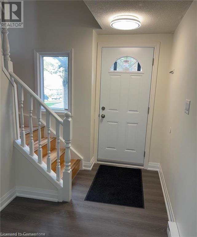 Photo du bâtiment - 1255 Upper Gage Ave
