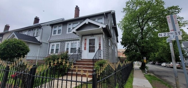 Building Photo - 61 N 22nd St
