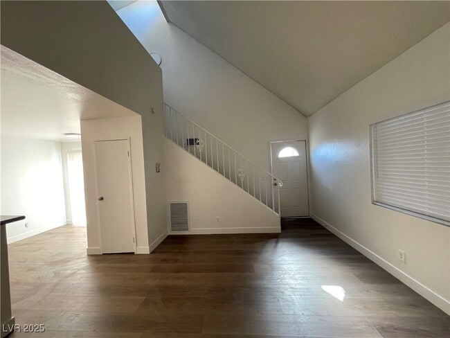 Foto del edificio - 5187 Greene Ln