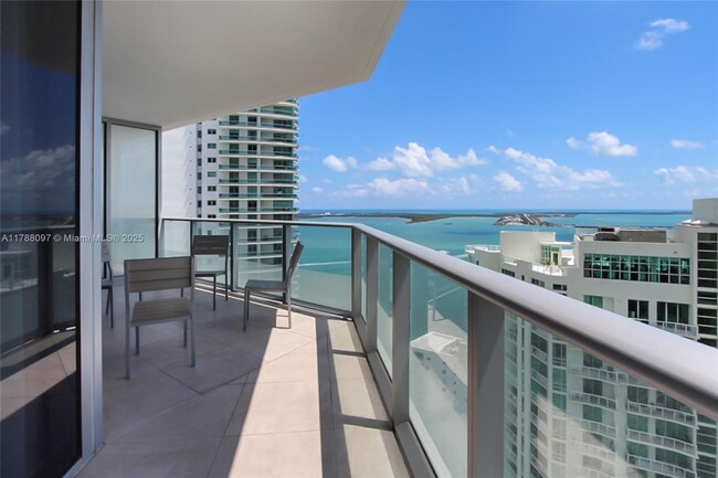Foto del edificio - 1300 Brickell Bay Dr